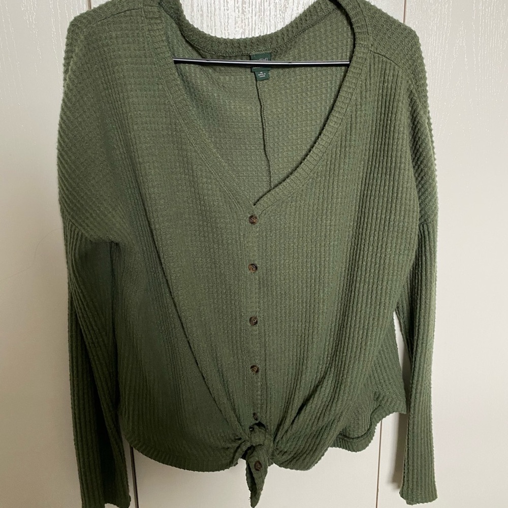 Olive wide shouldered sweater